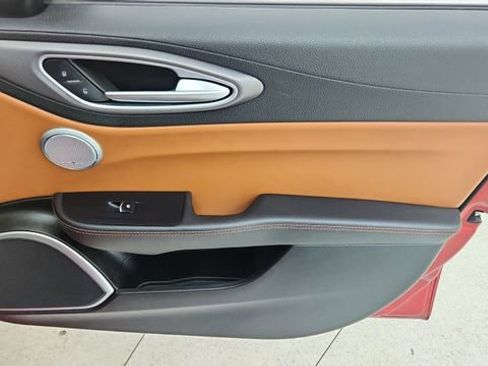 Used 2017 Alfa Romeo Giulia Ti w/ TI 19" Sport Package image 23