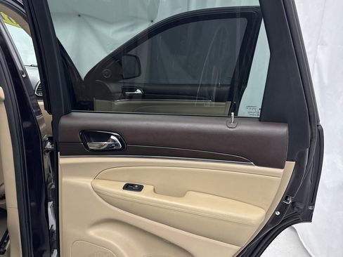 Used 2019 Jeep Grand Cherokee Overland image 38