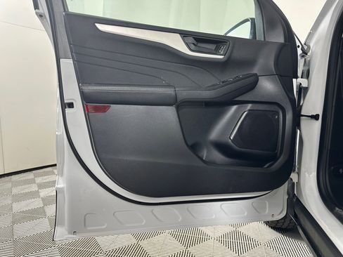 Used 2022 Ford Escape S image 10