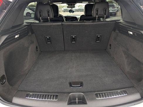 Used 2024 Cadillac XT4 Premium Luxury image 10