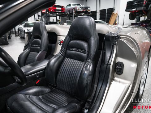 Used 2002 Chevrolet Corvette Convertible w/ Preferred Equipment Group2 image 15