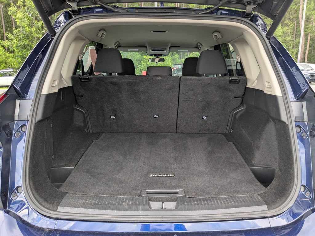 Used 2024 Nissan Rogue SV AWD/4WD image 12