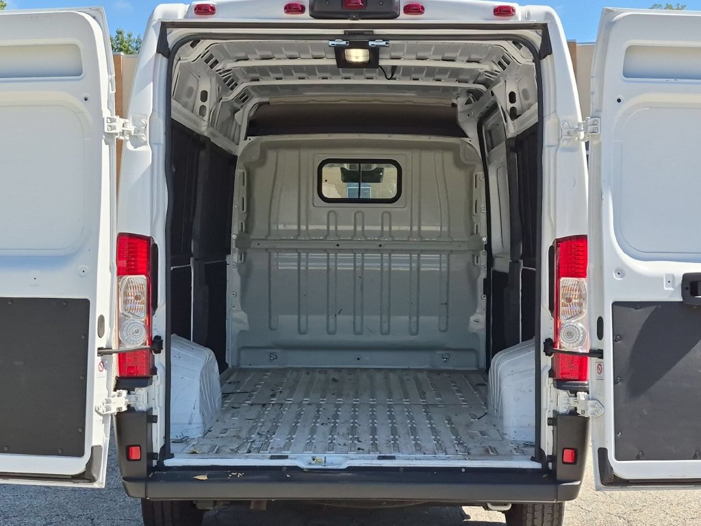 Used 2025 RAM ProMaster 2500 w/ Convenience Group FWD image 6