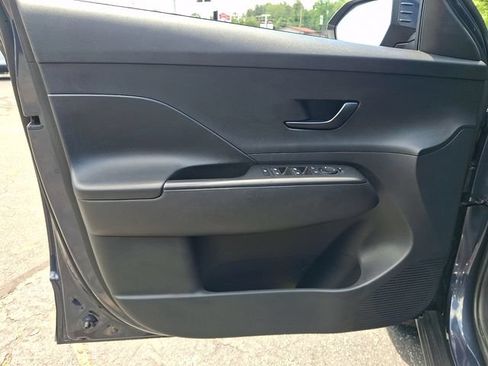 Used 2024 Hyundai Kona SEL AWD/4WD image 12