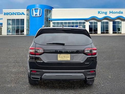 New 2026 Honda Pilot Touring image 7