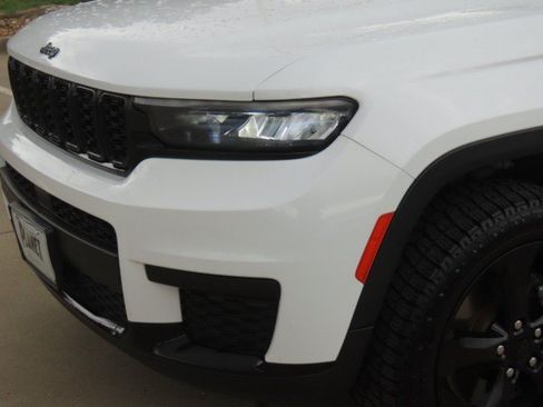 Used 2021 Jeep Grand Cherokee L Laredo AWD/4WD image 3