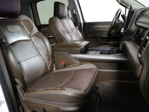 Used 2025 RAM 2500 Limited AWD/4WD image 20