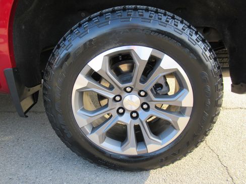 Used 2022 Chevrolet Silverado 1500 High Country w/ LPO, Dark Essentials Package image 19