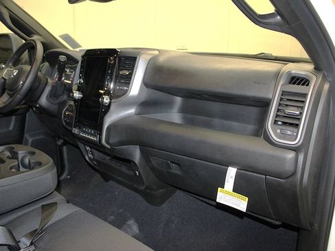 New 2026 RAM 2500 Tradesman AWD/4WD image 32
