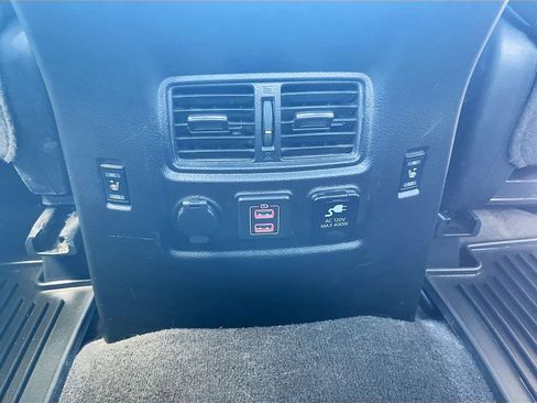 Used 2021 Nissan Titan PRO-4X w/ Pro-4x Convenience Package AWD/4WD image 26