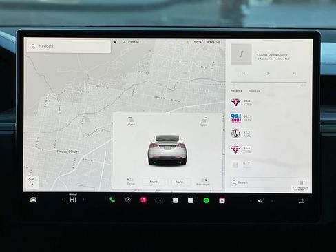 Used 2022 Tesla Model X image 16