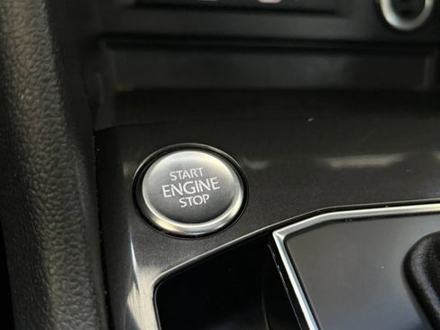 Used 2021 Volkswagen Tiguan SEL AWD/4WD image 26