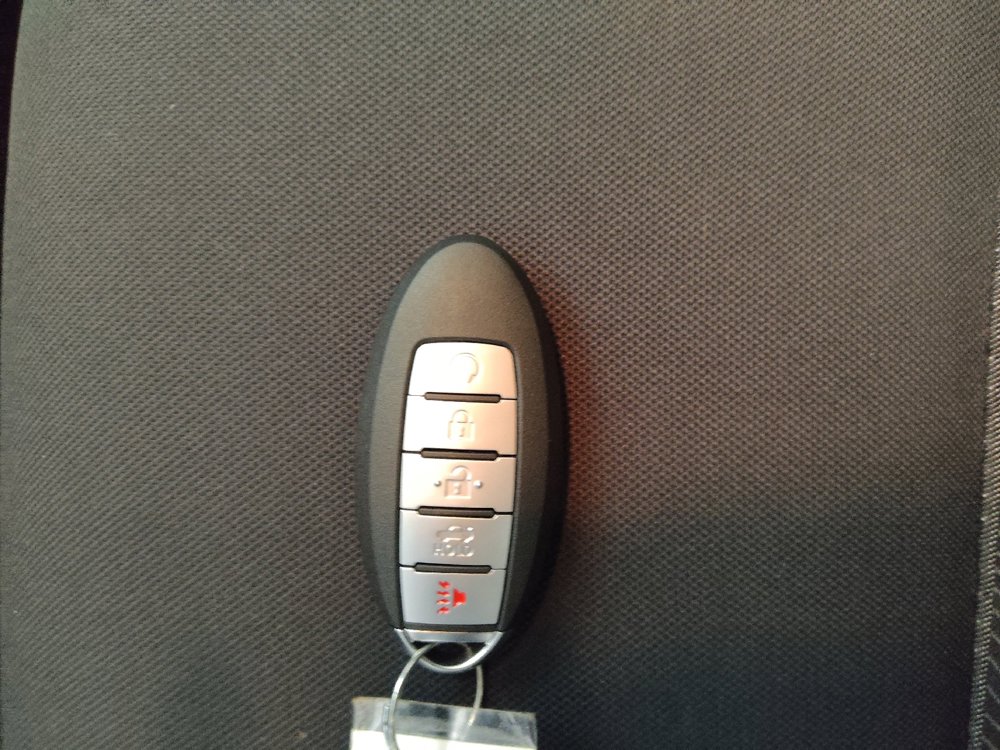 Used 2020 Nissan Versa SV FWD image 32