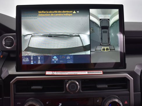 Used 2025 Toyota 4Runner Limited image 17