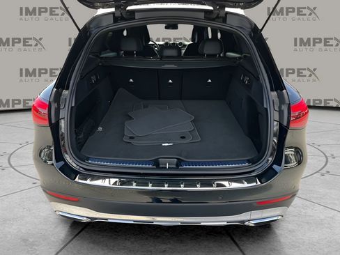 Used 2025 Mercedes-Benz GLC 300 image 27