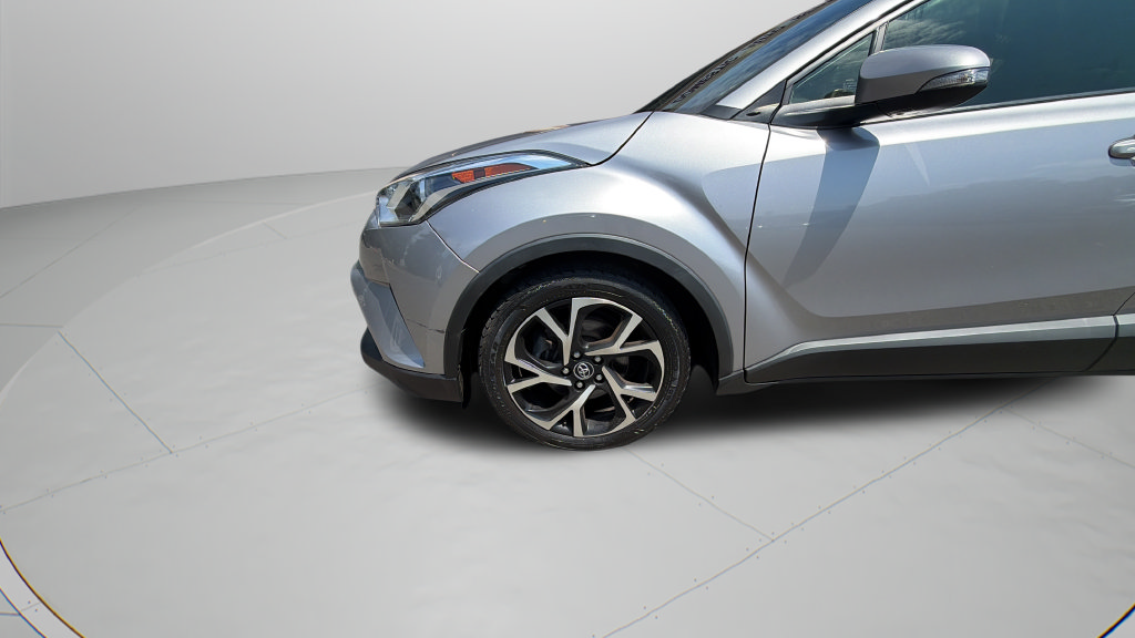 Used 2019 Toyota C-HR XLE FWD image 31