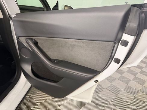 Used 2024 Tesla Model Y Long Range RWD image 26