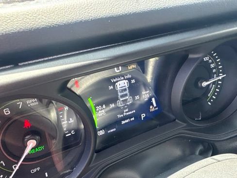 Used 2024 Jeep Wrangler Unlimited Sahara AWD/4WD image 11