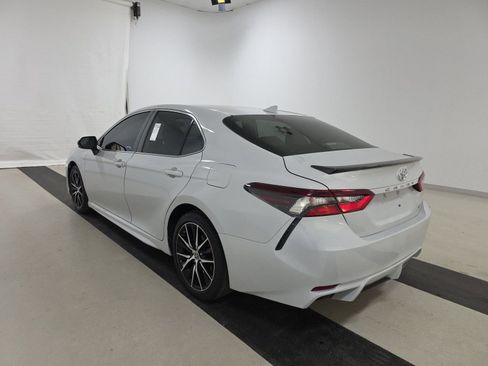Used 2023 Toyota Camry SE FWD image 8