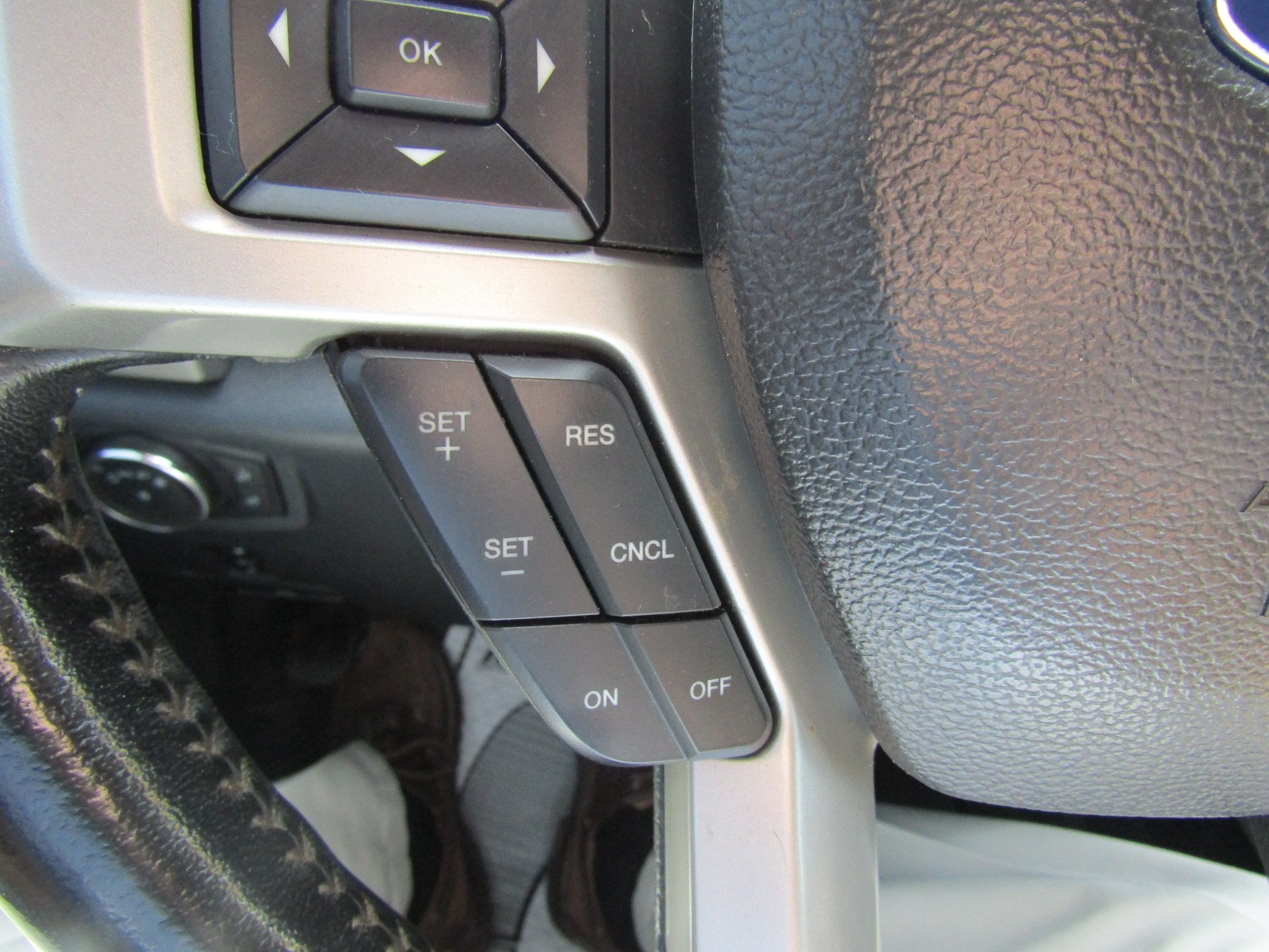 Used 2022 Ford F350 Lariat w/ Lariat Value Package AWD/4WD image 32