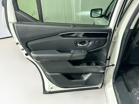 Used 2024 Honda Pilot EX-L image 25