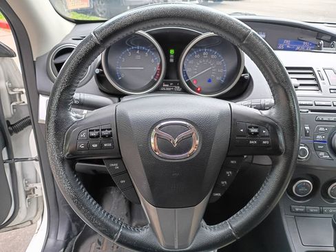 Used 2013 MAZDA MAZDA3 i Touring FWD image 16