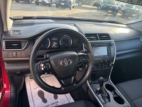 Used 2017 Toyota Camry XLE image 9