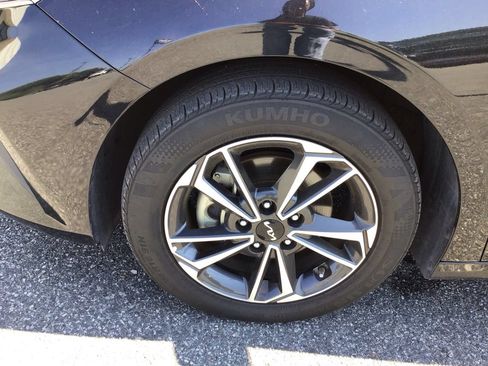 Used 2024 Kia Forte LXS FWD image 13