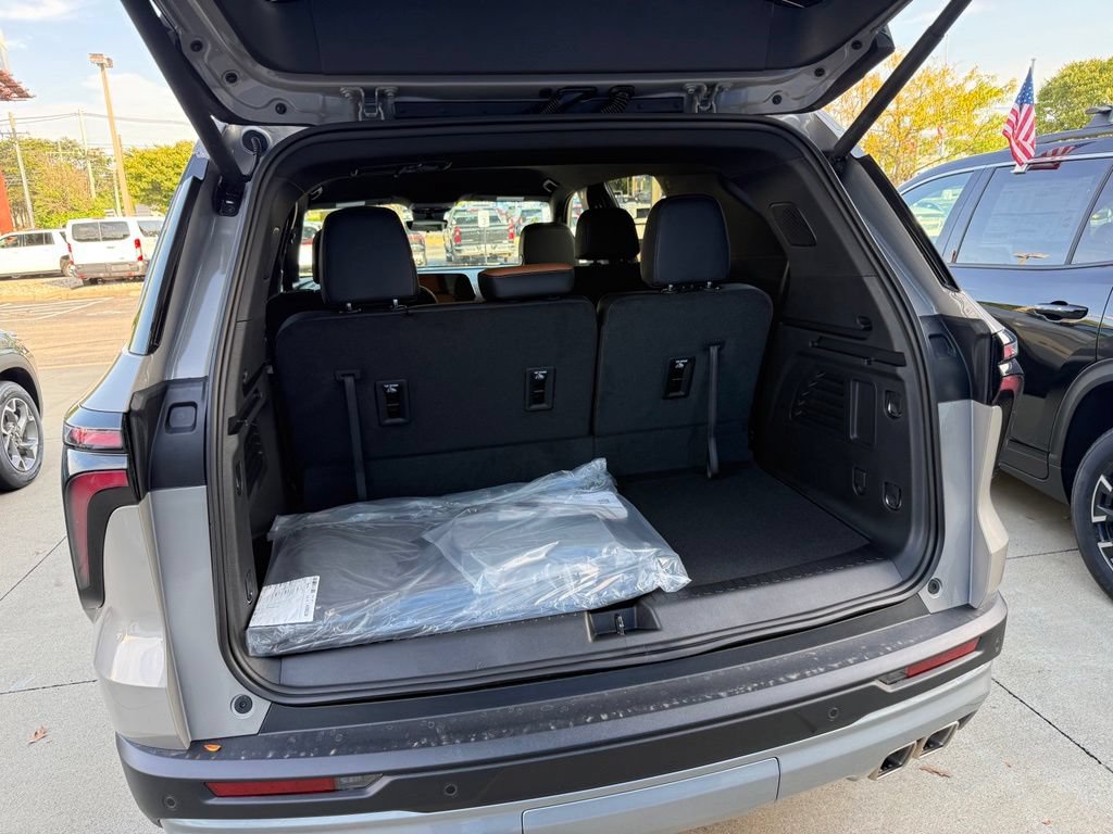 New 2027 Chevrolet Traverse Z71 w/ Driver Confidence Package AWD/4WD image 12