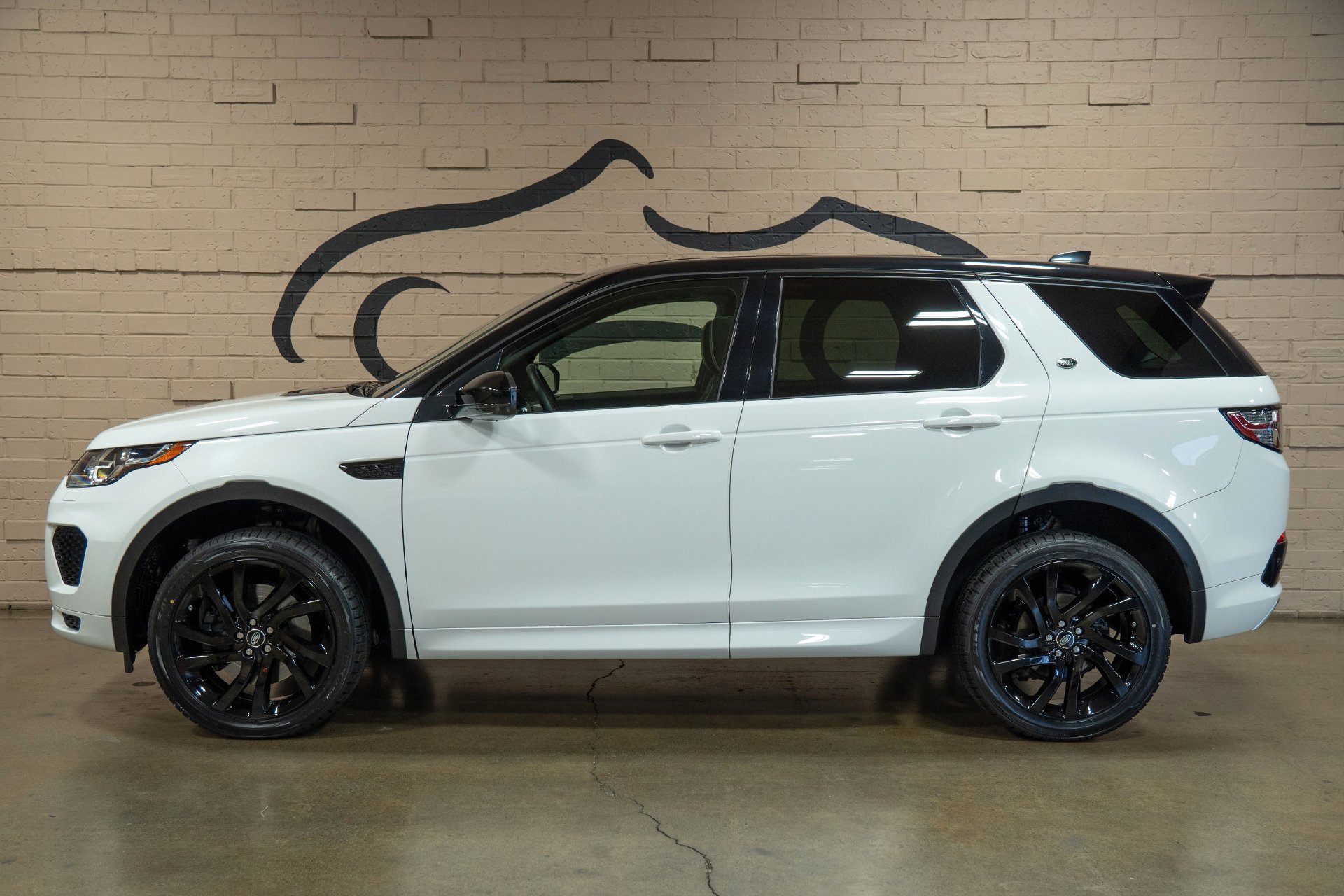 Used 2019 Land Rover Discovery Sport HSE Luxury AWD/4WD image 7