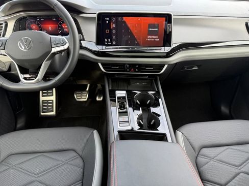 Certified 2025 Volkswagen Atlas Peak Edition SE image 12