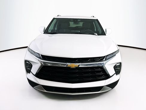Used 2023 Chevrolet Blazer LT w/ Convenience Package FWD image 2