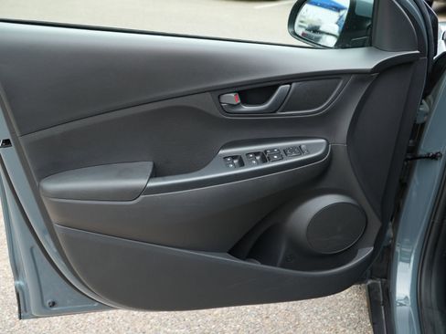 Used 2022 Hyundai Kona SEL AWD/4WD image 9