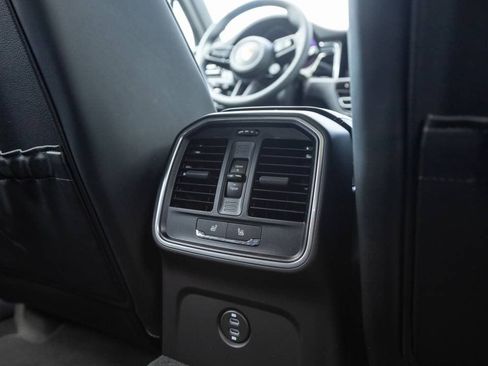 Certified 2025 Porsche Macan Turbo image 27