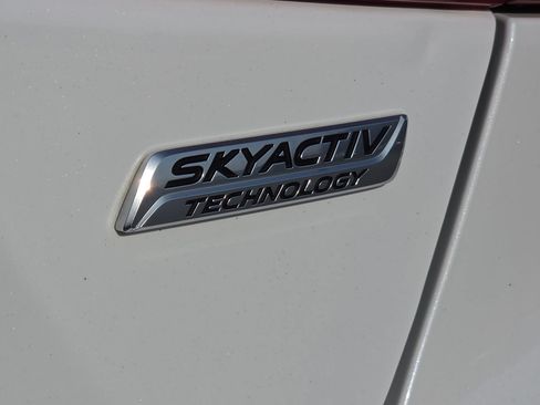 Used 2018 MAZDA MAZDA3 Touring FWD image 9