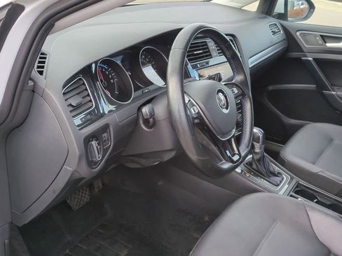 Used 2017 Volkswagen e-Golf SEL Premium image 10