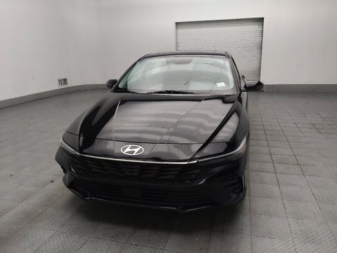 Used 2025 Hyundai Elantra Limited FWD image 15