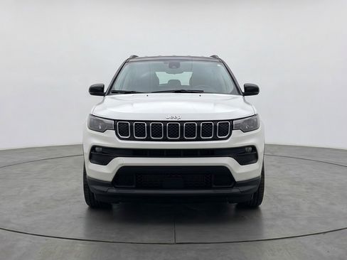 Used 2025 Jeep Compass Limited AWD/4WD image 2