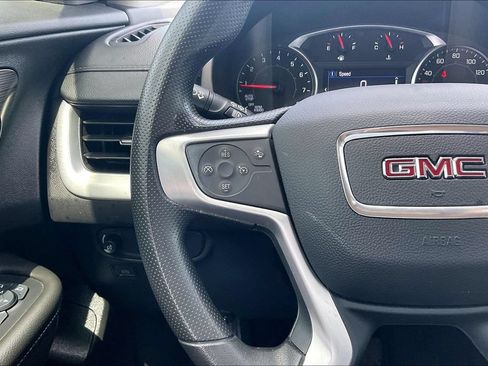 Used 2024 GMC Terrain SLE FWD image 10