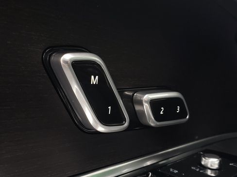 New 2026 Land Rover Range Rover SE image 20