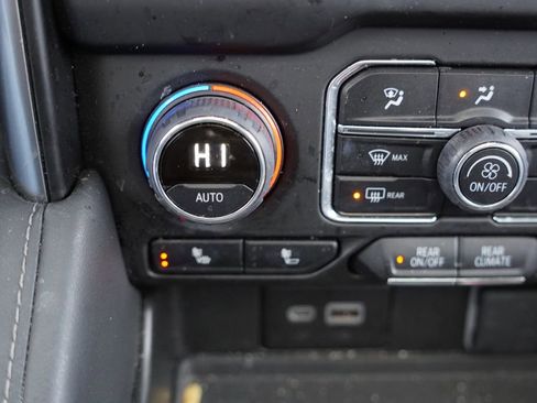 Certified 2024 Chevrolet Tahoe Z71 w/ Luxury Package image 8