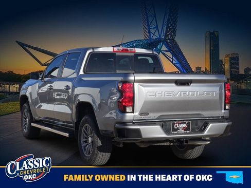 Used 2024 Chevrolet Colorado LT w/ LT Convenience Package II image 5