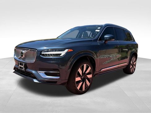 Used 2023 Volvo XC90 T8 Ultimate w/ Lounge Package AWD/4WD image 4
