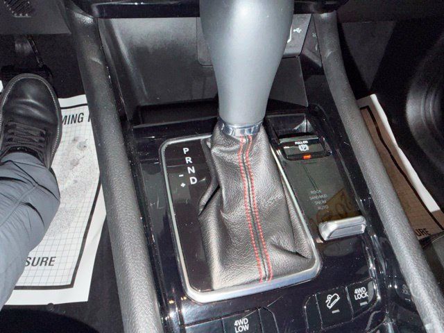 Used 2023 Jeep Compass Trailhawk w/ Trailhawk Convenience Group AWD/4WD image 25