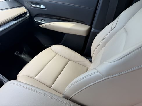 Certified 2024 Cadillac XT4 Premium Luxury w/ Active Safety Package FWD image 16