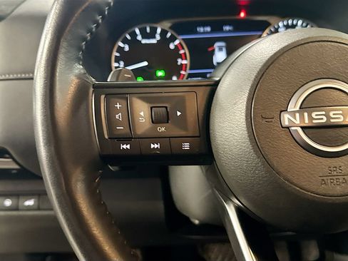 Used 2024 Nissan Pathfinder SV AWD/4WD image 12