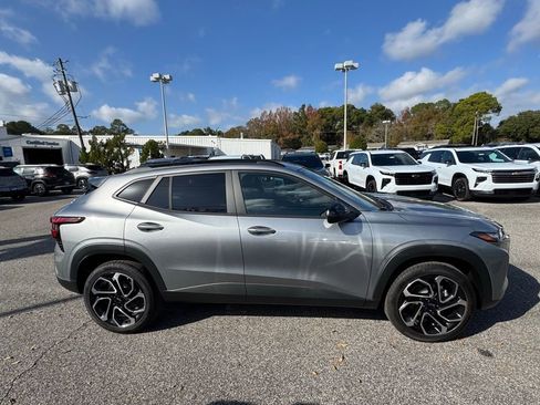 New 2026 Chevrolet Trax RS w/ Sunroof Package image 5