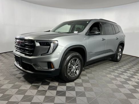 Used 2025 GMC Acadia Elevation image 3