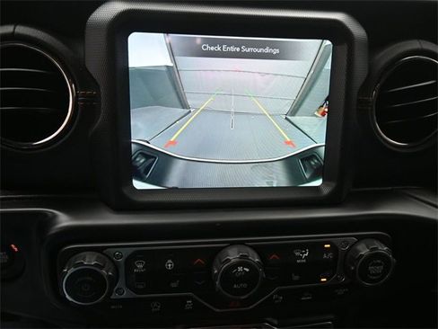 Used 2023 Jeep Gladiator Overland image 6