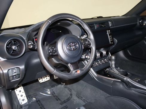 Used 2022 Toyota GR86 Premium RWD image 34